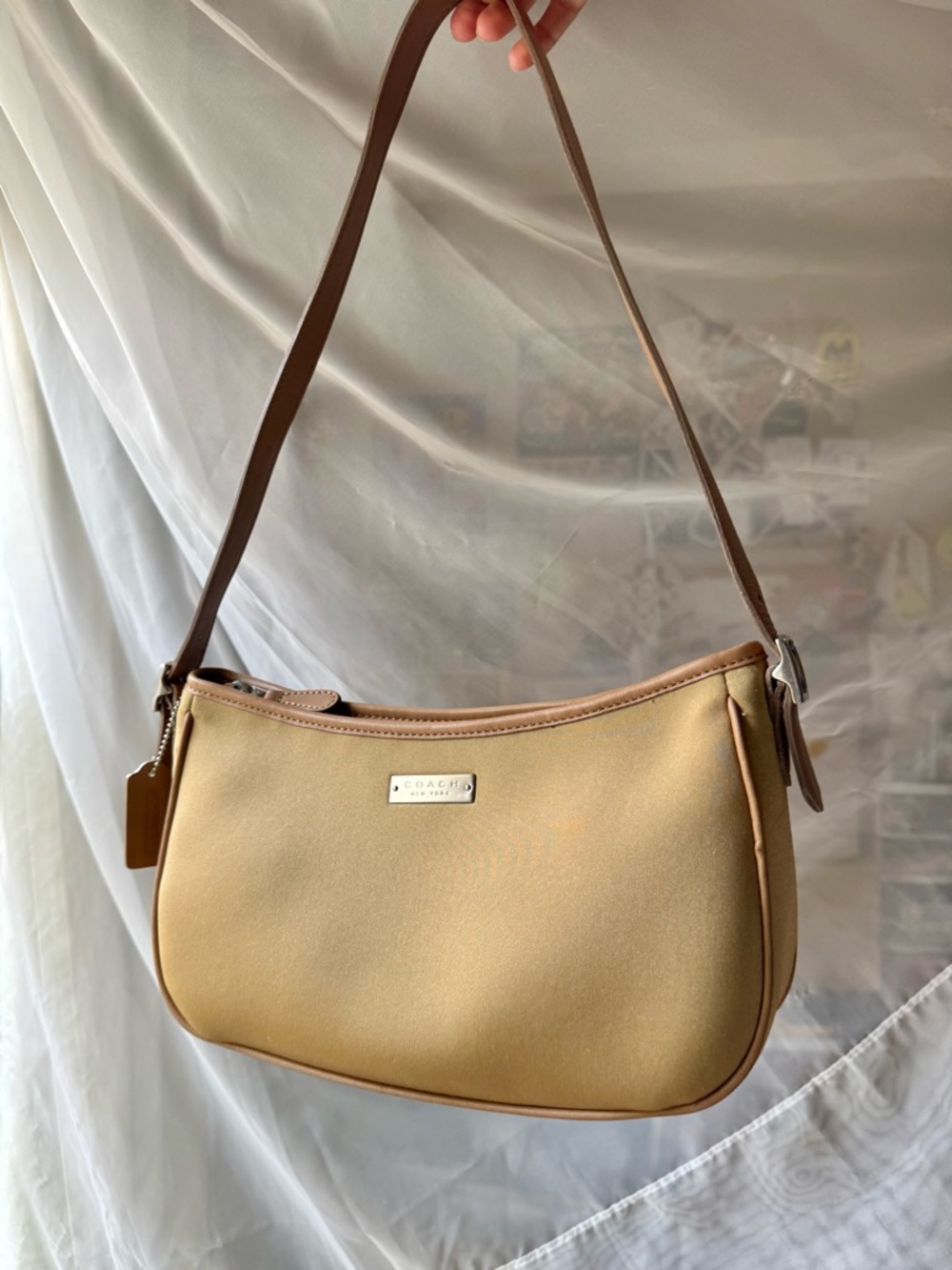 Vintage Coach Neo Crescent Satchel (6225) in Camel Yellow + Paperwork